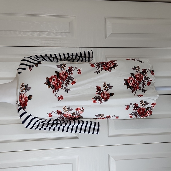 Floral and Striped tshirt, Size 12. So pretty 😍 - Picture 9 of 9